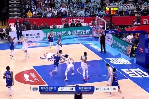 欢迎回归！海港球迷为武磊制作巨型Tifo