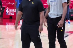 孟超：火勇首战你看好谁！ 勇士训练现场全员狂投三分😂