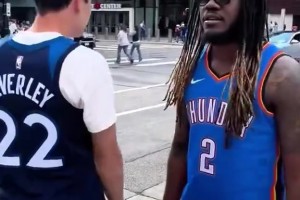 越来越离谱了！美国球迷恶搞亚历山大“造空气犯规”😂😂😂