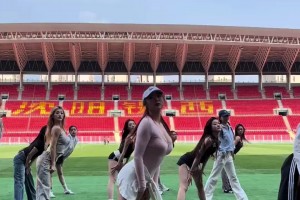 好看！在彩排的辽宁铁人啦啦队小姐姐们🤩