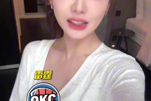 你看好谁？美娜身穿一身白色的纱衣分析明天的总决赛~
