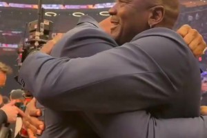 NBA正GOAT和副GOAT相拥！这没毛病吧？😂