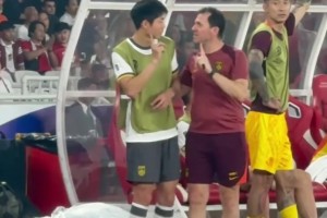 离大谱！人都认不清？国足战印尼教练组三次喊错替补