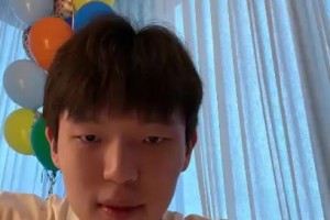 在美国啥最难吃？杨瀚森：芝士小圆球；最喜欢新疆菜；我不吃猪肉其他都吃