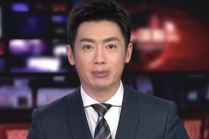 慢动作看久保健英过人试图摆脱巴萨球员，难怪国足被溜爆了🫠