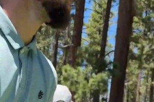 摩洛哥第一深情🫠阿什拉夫和姆巴佩寒暄，后者揪了巴黎队徽