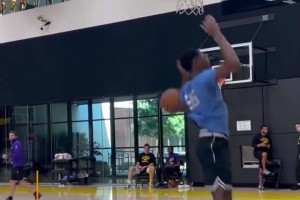 父子球局，老詹带着 Bornny 和 Bryce 在纽约备战训练！ 🏀
