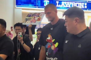 🤩“NBA最胖最可爱的后锋”约基奇来中国行了！其哥哥也来了！