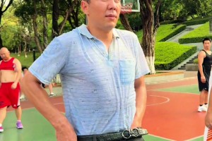 西裤+科8！大爷当年也是统治野球场的存在吧😱😱😱