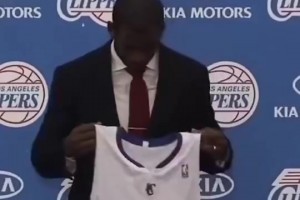 如今重返老东家！14年前保罗披上快船球衣成为船长！