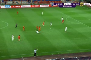 奥斯卡单刀冷静破门，玉昆2-0领先广州豹