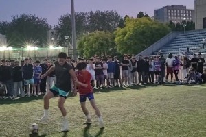 CBA不行考虑下中超？杨政校园行展示自己的“背打”😂