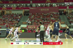 手感相当火热！高诗岩连续投进两记三分，帮中国男篮止血