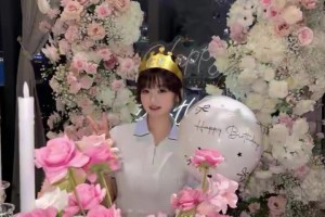 杨瀚森女友在社媒晒出23岁生日照 网友从窗户剪影看到小杨