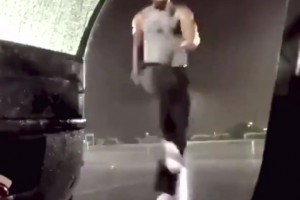 真的是很难相信！当年杰伦布朗雨中的热舞视频！年轻真好~