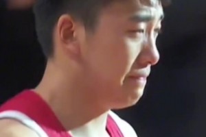 最爱笑的大男孩颁奖时泪洒赛场 王俊杰已然让我们看到了希望！