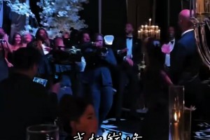 比自己结婚还高兴～第一次当伴郎的塔图姆在比尔婚礼上跳嗨了