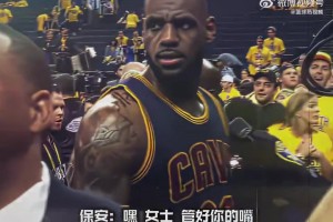 张镇麟在大二赛季上演大风车暴扣燃炸球馆，队友都看嗨了！