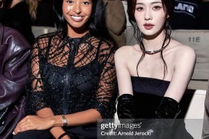 白玫瑰&黑珍珠既视感😍女星白鹿与科比大女儿同框绝美亮相~