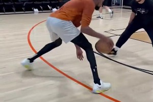 一起来感受下欧文的队内单挑吧！！学到多少就看自己了🏀