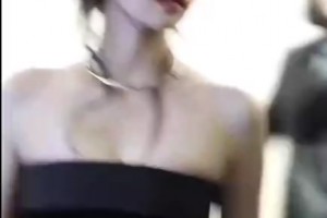 跨界同框！科比大女儿变美啦！一旁的白鹿也真是白到发光😍😍