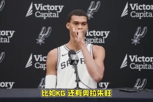 超绝比例！刘礼嘉20岁的女友小跳一段无名舞蹈