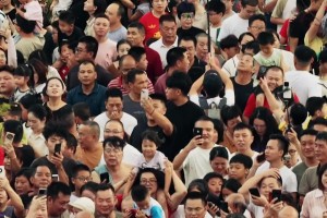 确实挺能打！野球场肘姐：做我的敌人你能撑多久？🙊