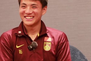 小纸条写的什么？李昊：点球大战是心理战，写的对面都没踢😂