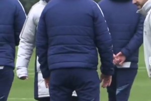 主教练正在热身😂！阿尔特塔参与了阿森纳的训练，什么水平？