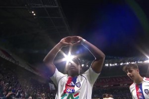 太炸裂了！恩德里克法国杯轰无解爆射破门！助里昂2-0晋级！