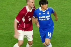 维迪奇防守徐正源，元老赛也真上手啊😂